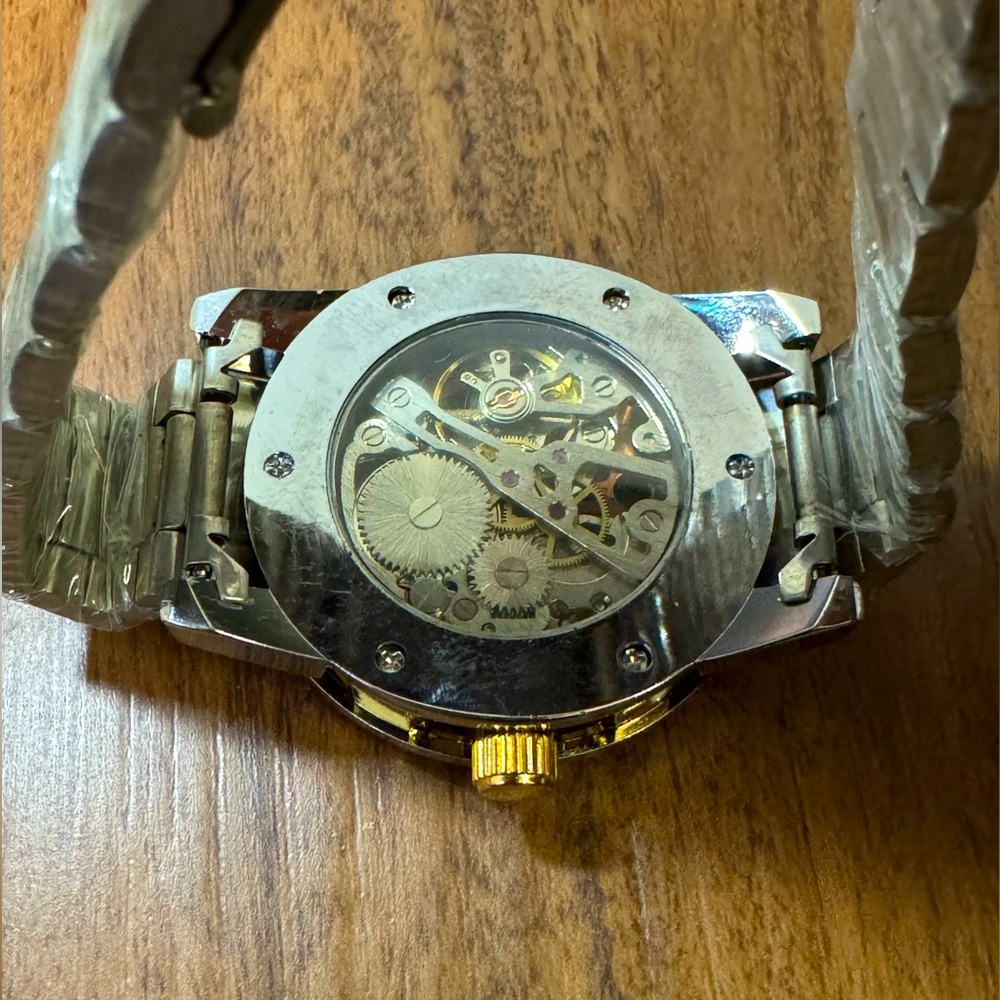 NEW Sewor Men’s Skeleton Watch IN PLASTIC - Picture 4 of 4